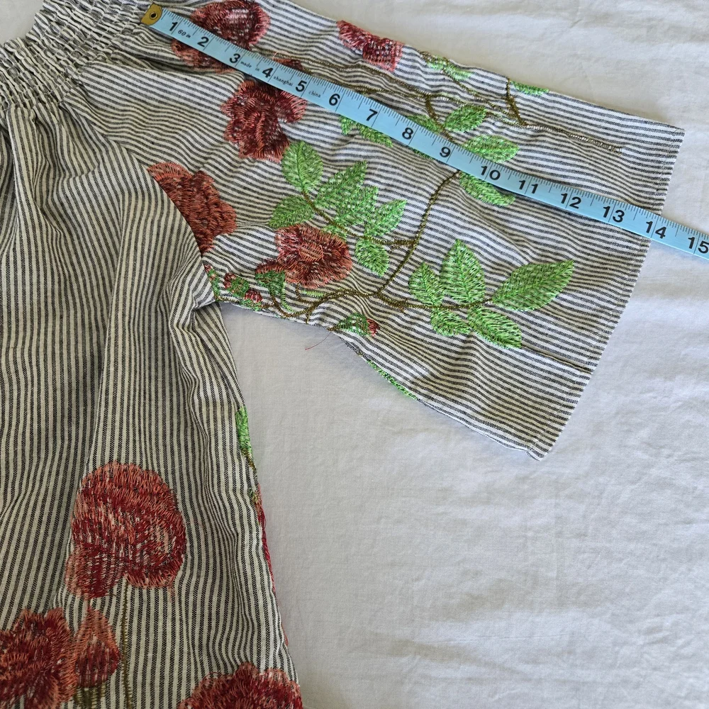 Vintage Floral Embroidered Women's Top - Picture 7 of 7